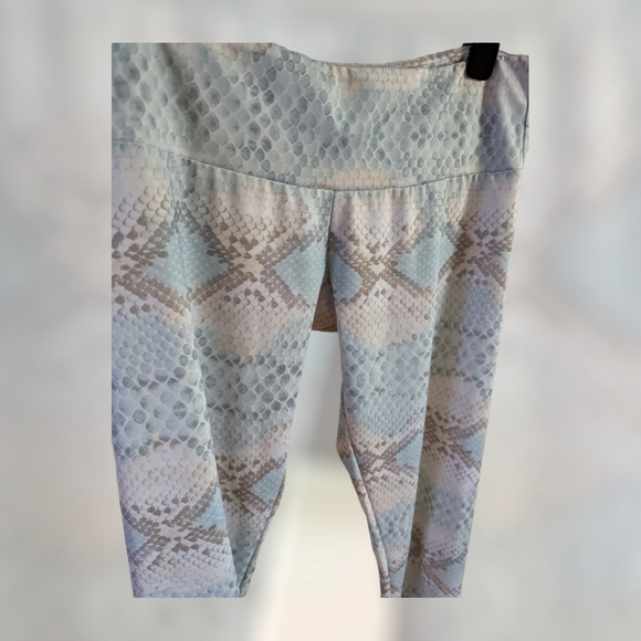 Onzie Snakeskin Leggings - Picture 2 of 3
